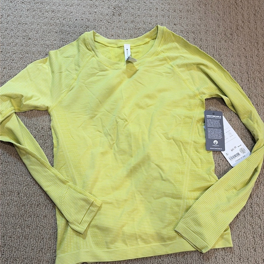 NWT Athleta momentum seamless top